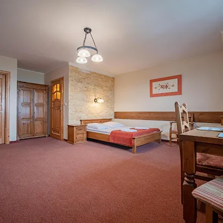 Szarotka Bed & Breakfast 3*