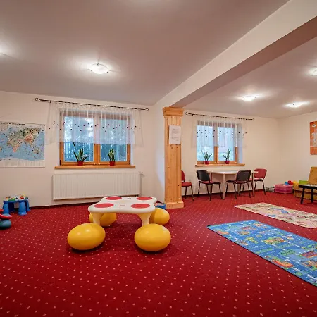 Szarotka Bed & Breakfast 3*