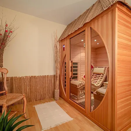 Bed & Breakfast Szarotka 3*