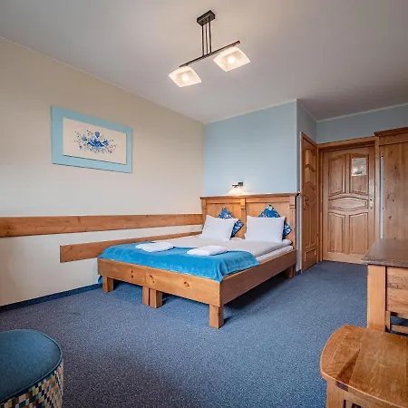 Szarotka Bed & Breakfast 3*